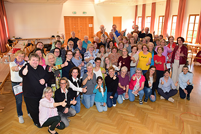 Singen im Chor "in guter Stimmung"